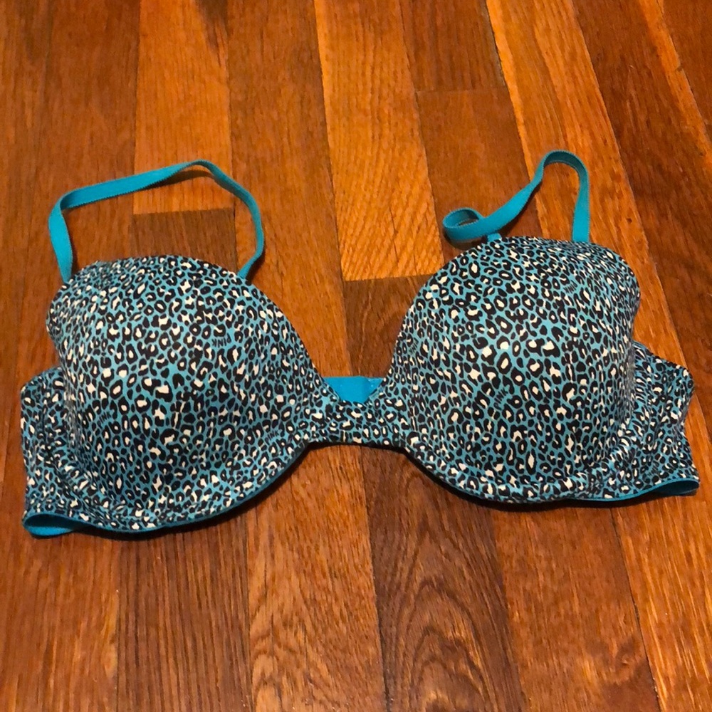 VS Pink bra